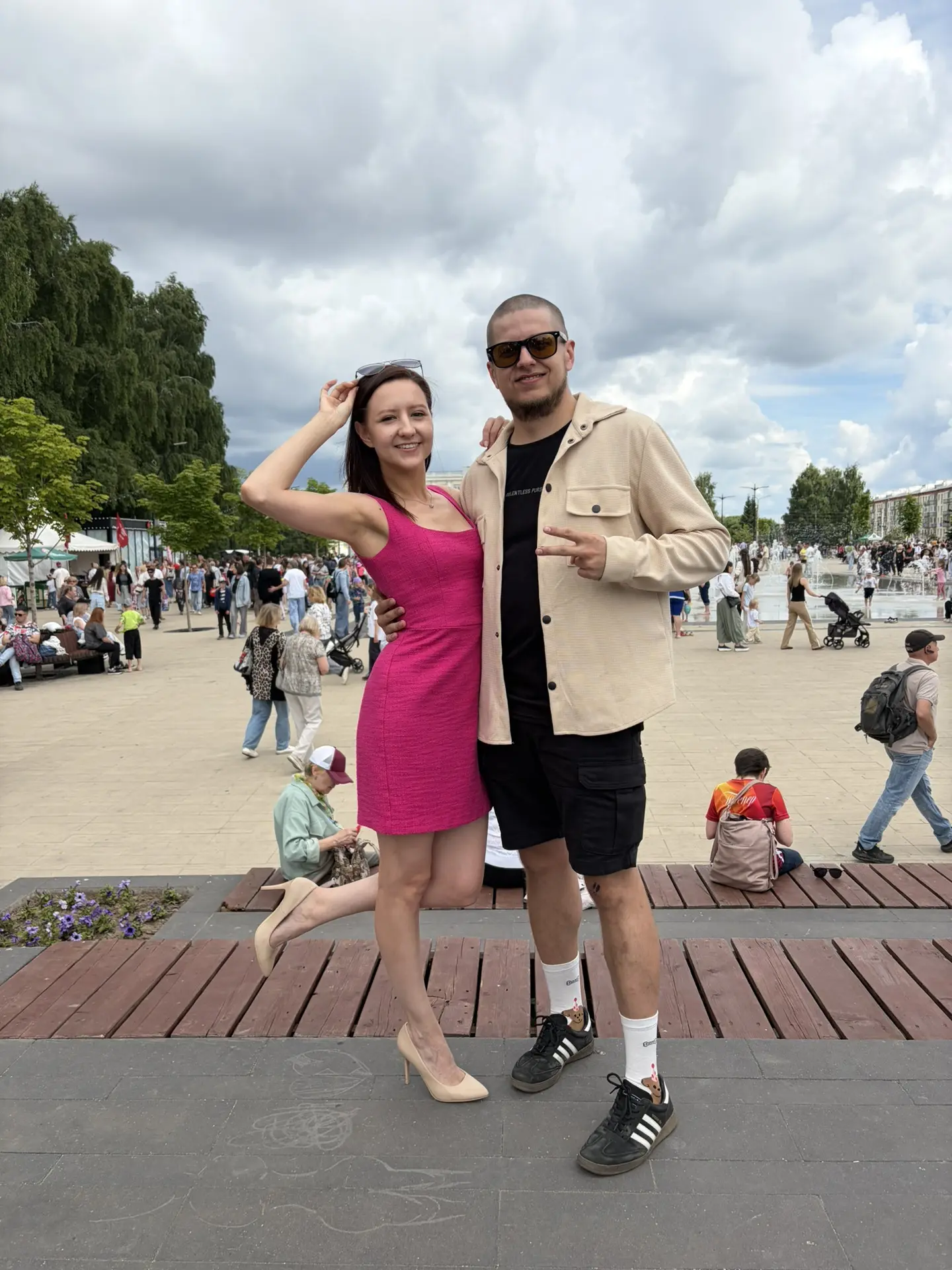 Дамир Сафин и Софья Орлова в эфире 

С Днём города! С Днём России! 🤍💙❤️
В такую погоду идеально пл