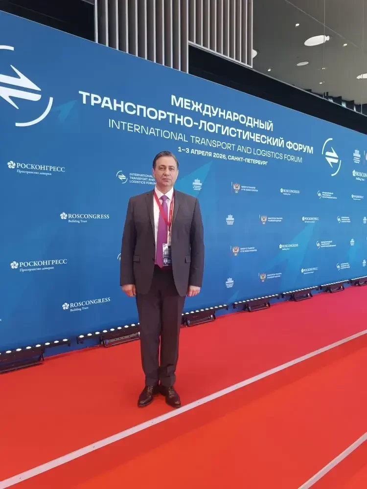 Министр транспорта и дорожного хозяйства Смоленской области Александр Егорцев принял уч...