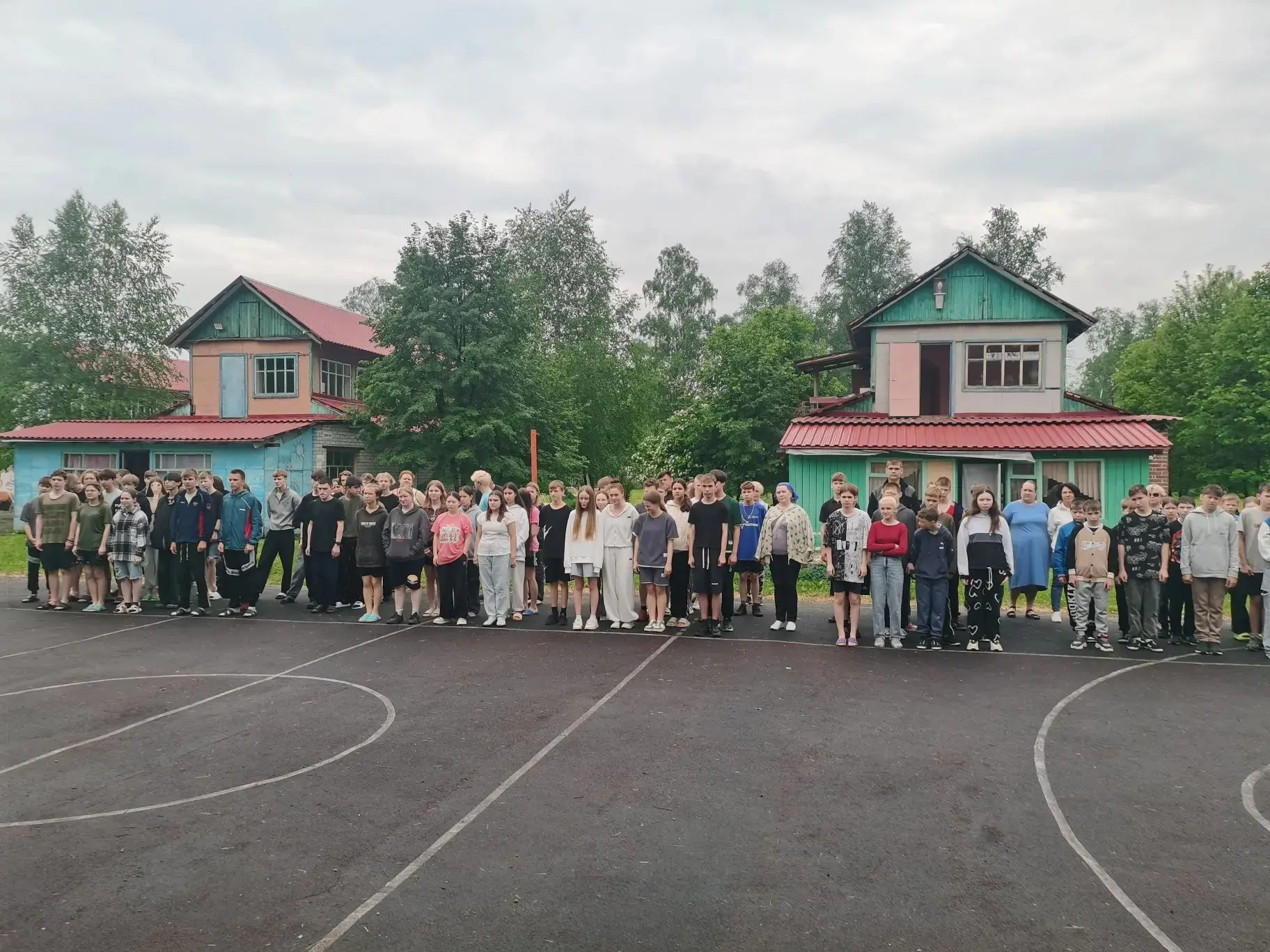 12 июня, праздник День России🇷🇺 в оздоровительном центре "Карлык", начался с торжественной линейки