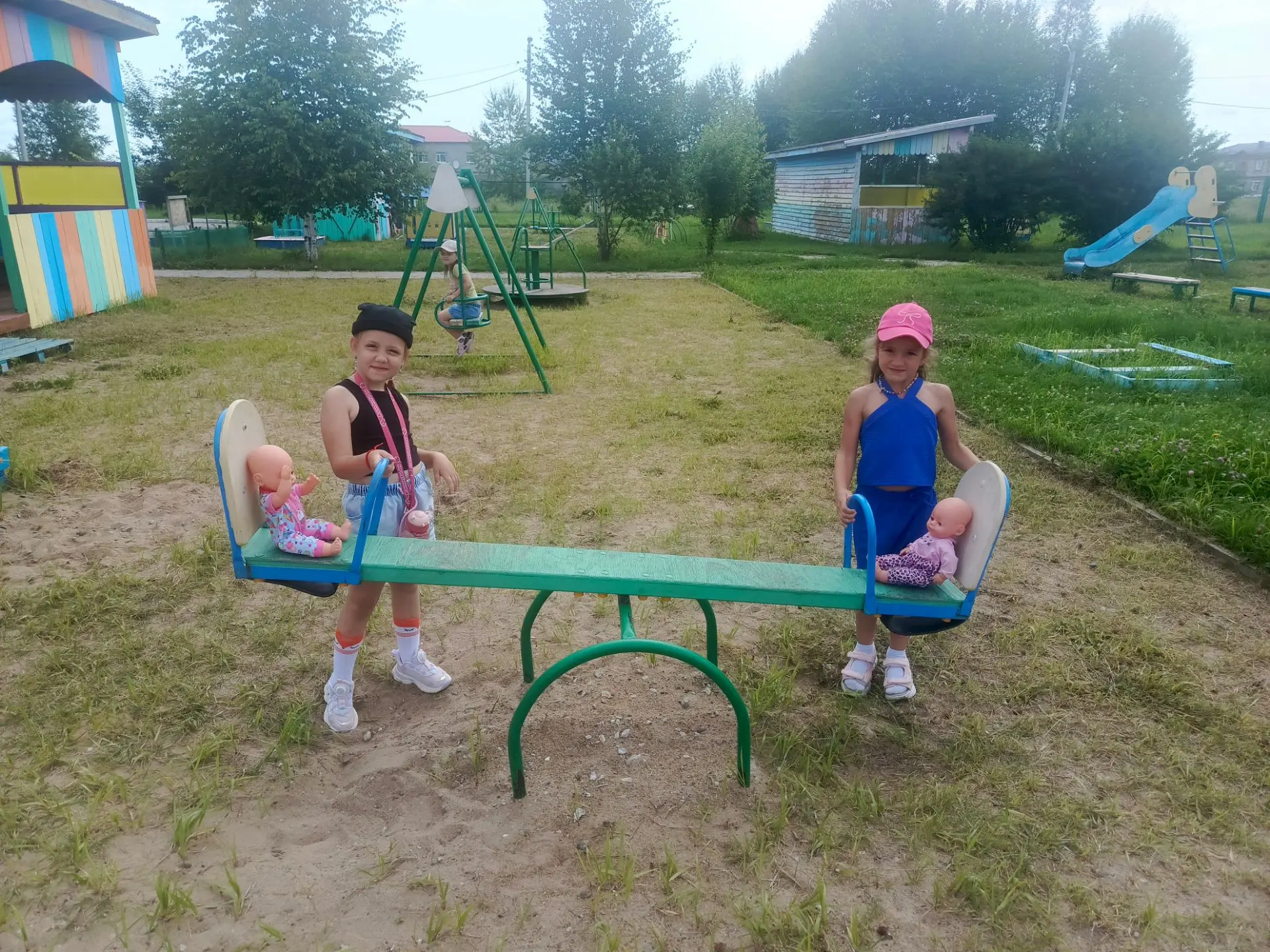 Рубрика #детскийсад

🎁Подарили куклу
Мне на день рожденья.
Это просто чудо,
Радость и везенье.
Брос