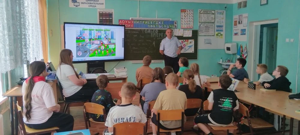 👮‍♂️ Участковый уполномоченный полиции капитан полиции Яров Сергей Владимирович провёл...