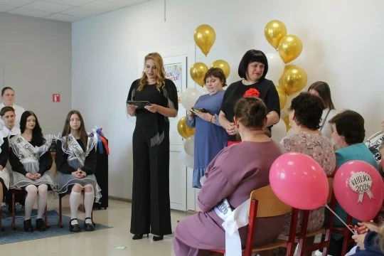 Сегодня в нашей школе состоялось долгожданное и очень трогательное событие — последний ...