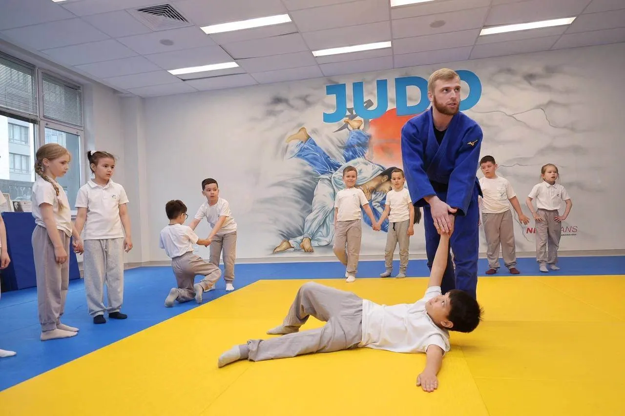 🤼‍♂️🎉 В гимназии 107 «Открытие» состоялся новый выпуск участников Всероссийского проекта «Мой первый