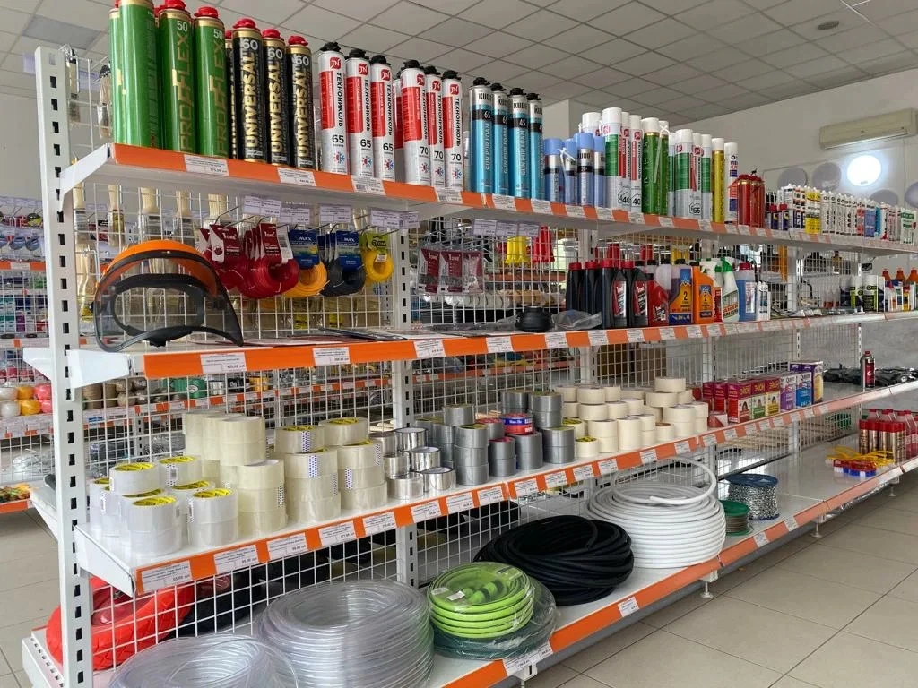 В строительный магазин «Строймаркет Весна» требуется продавец-консультант. Девушка от 22-40 лет. 

�
