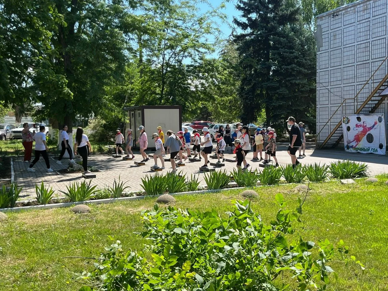 В рамках летней оздоровительной кампании Матвеево-Курганская спортивная школа гостеприи...