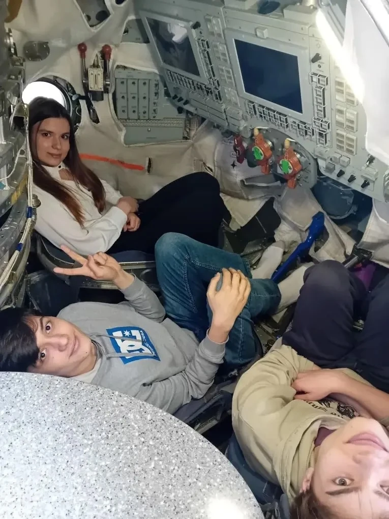 🚀 Большое космическое путешествие  📍 Новаторов, 22А  👩‍🚀 Миновало то время, когда в отряд космонавто