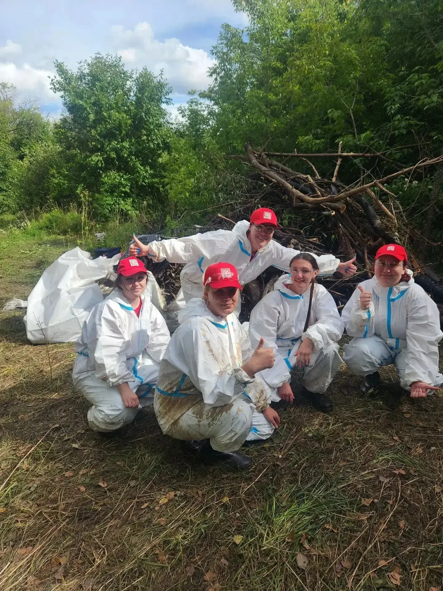 🌿 Природа нуждается в нашей заботе! Станьте частью волонтёрского отряда очищающего бер...