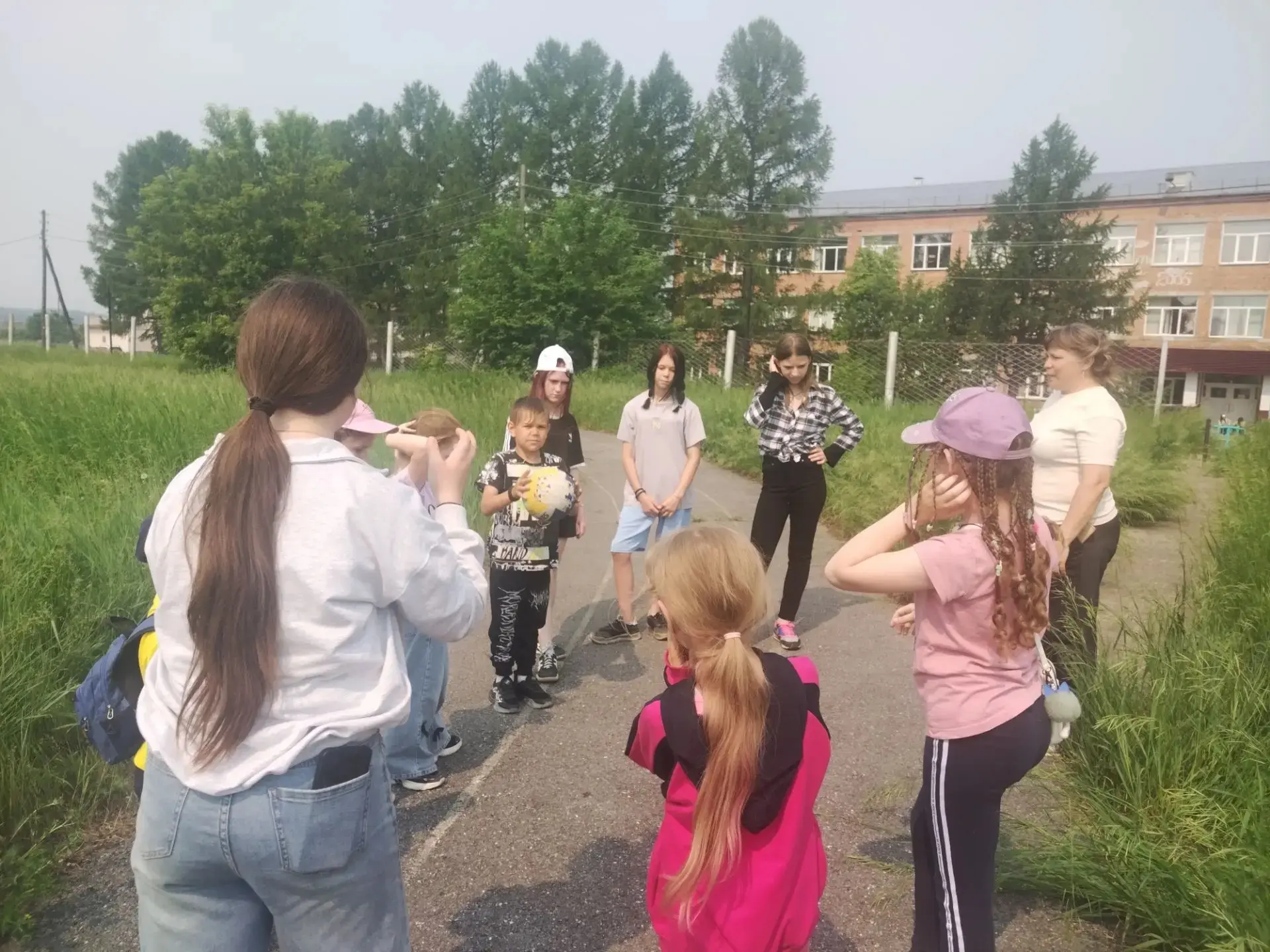 Яркий день в пришкольном лагере 🌟🎒

Сегодня наши ребята провели насыщенный и интересный день в при
