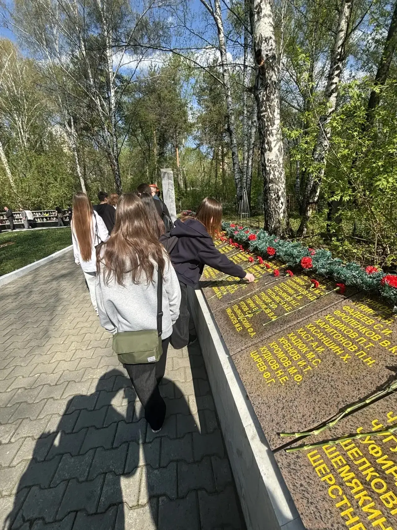 🇷🇺 Сегодня в честь 81-й годовщины Победы в Великой Отечественной войне на Михайловском кладбище пр