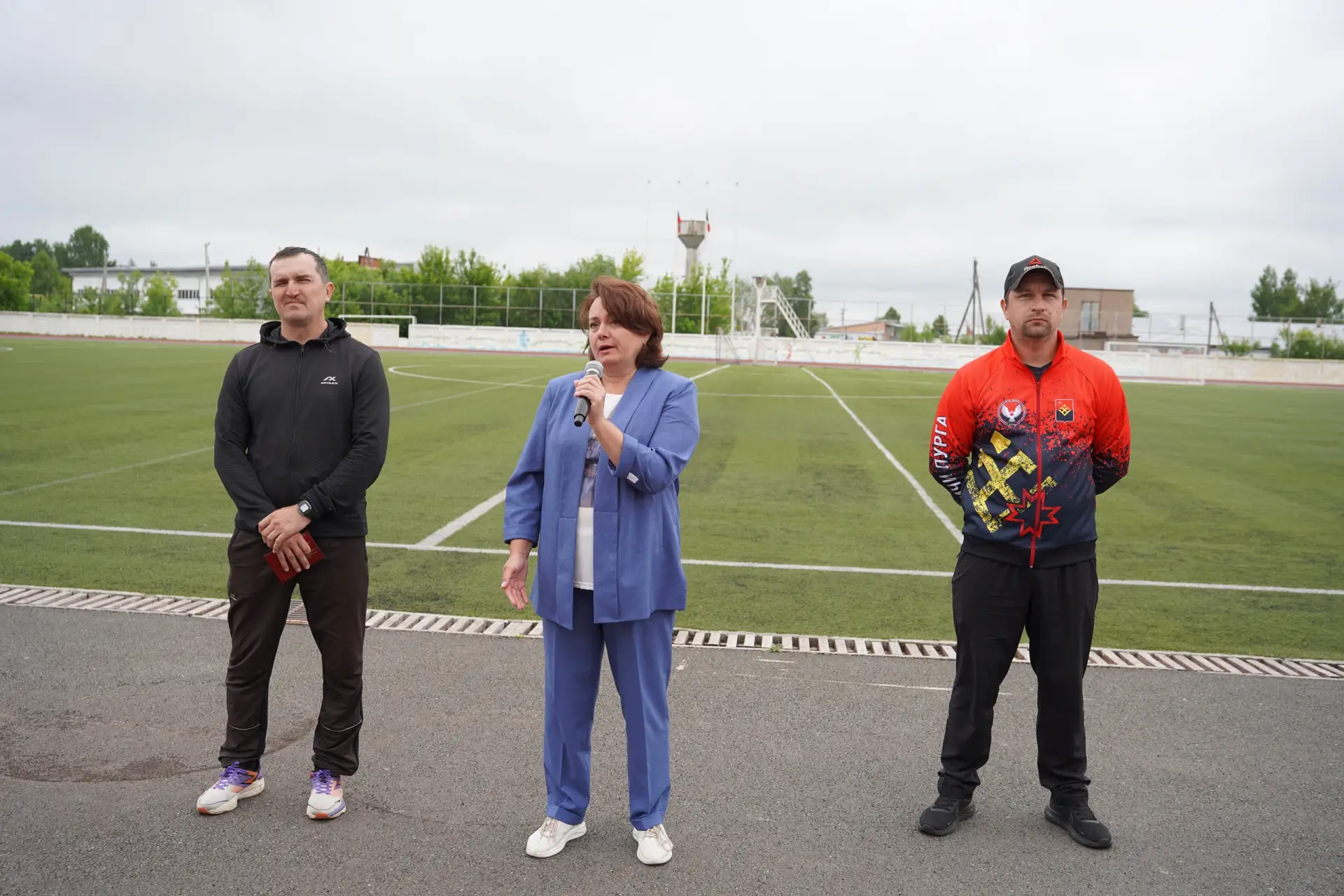 В Малой Пурге сейчас жарко, несмотря на погоду. В разгаре районные летние сельские спортивные игры. 