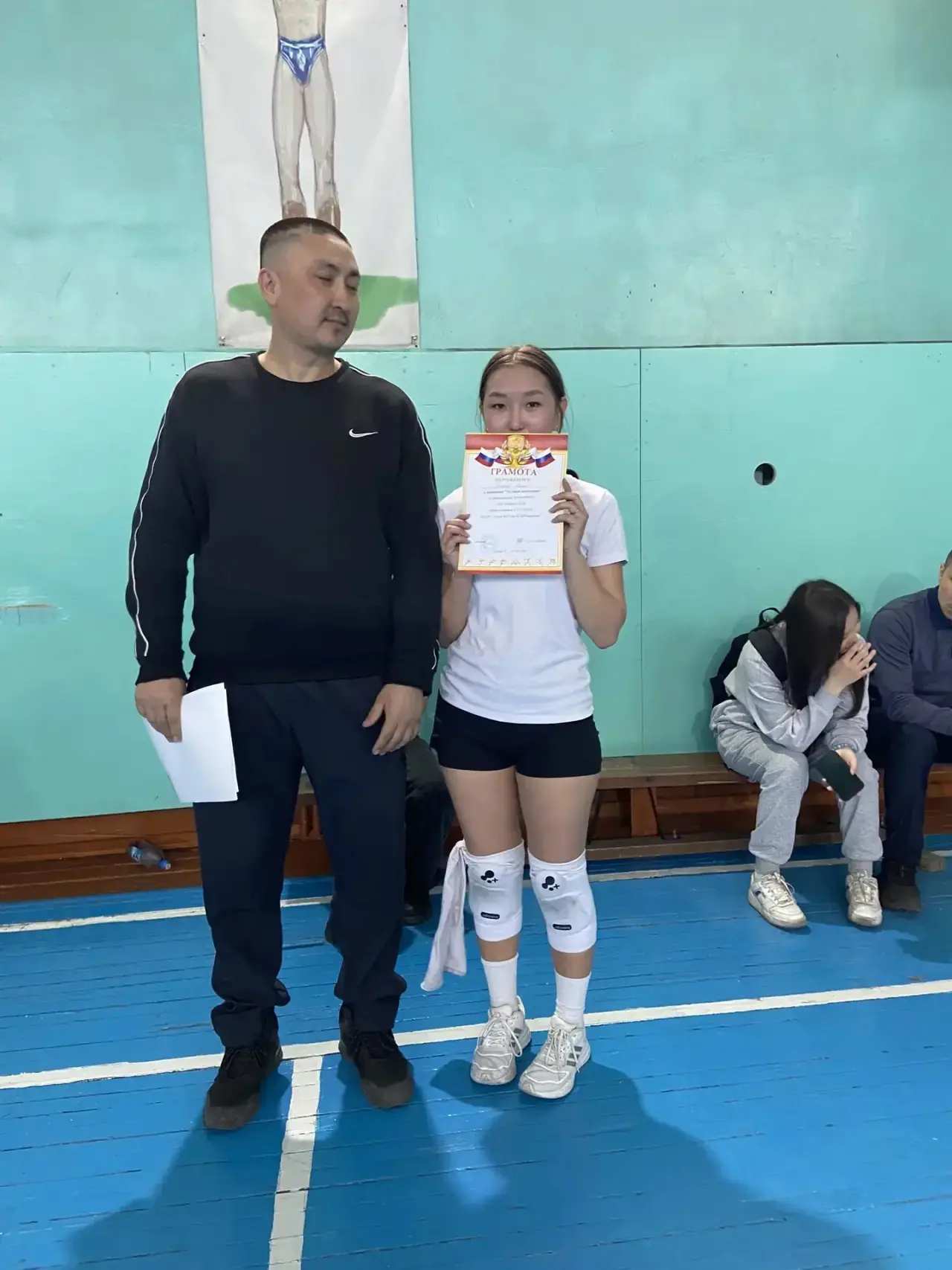 🏐 Волейбол, драйв и победа: как 9-11 классы рвали сетку!  Привет, школа! 🔥 На этих выходных спортзал