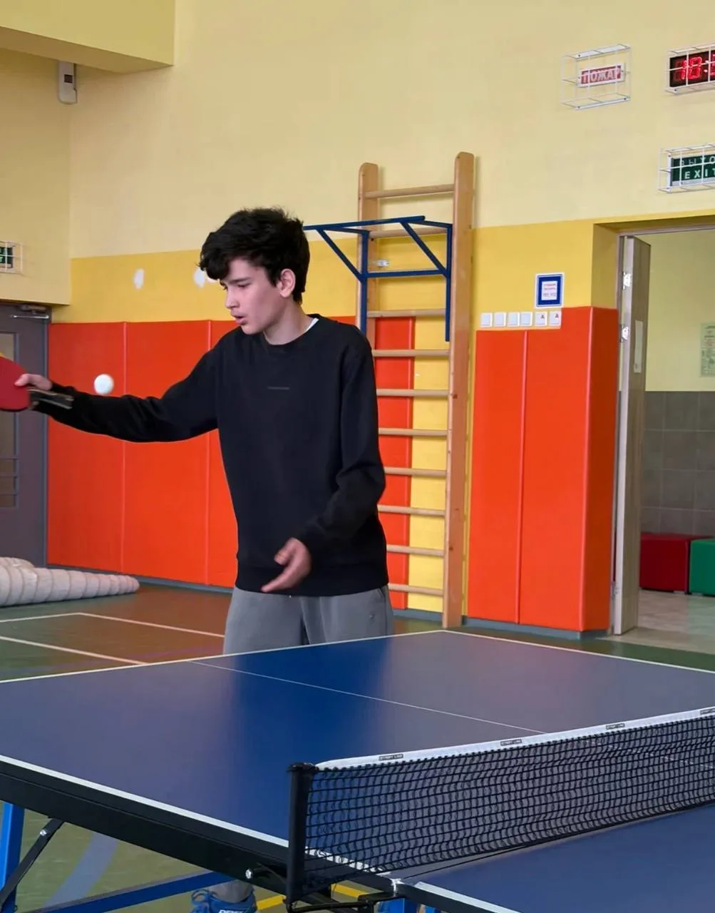 Каникулы — это не только экскурсии, но и спортивные события! 🏓  В школе №58 прошёл турнир по настоль