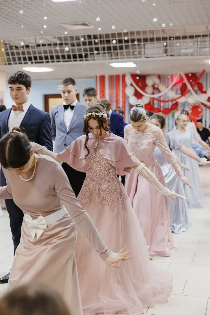 За окном 15 февраля. Зима еще не сдает позиции, но внутри уже живет предчувствие весны. А еще в нас 