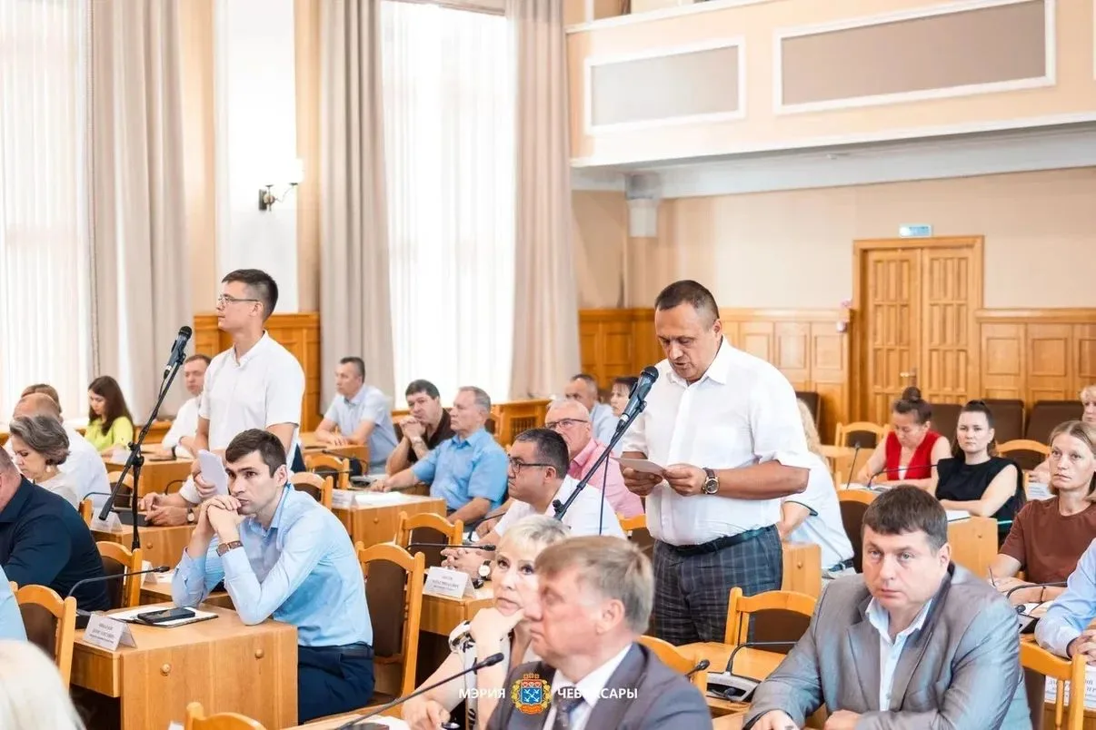 Пешеходные маршруты Чебоксар: масштабное обновление продолжается.

В администрации Чебоксар на общег