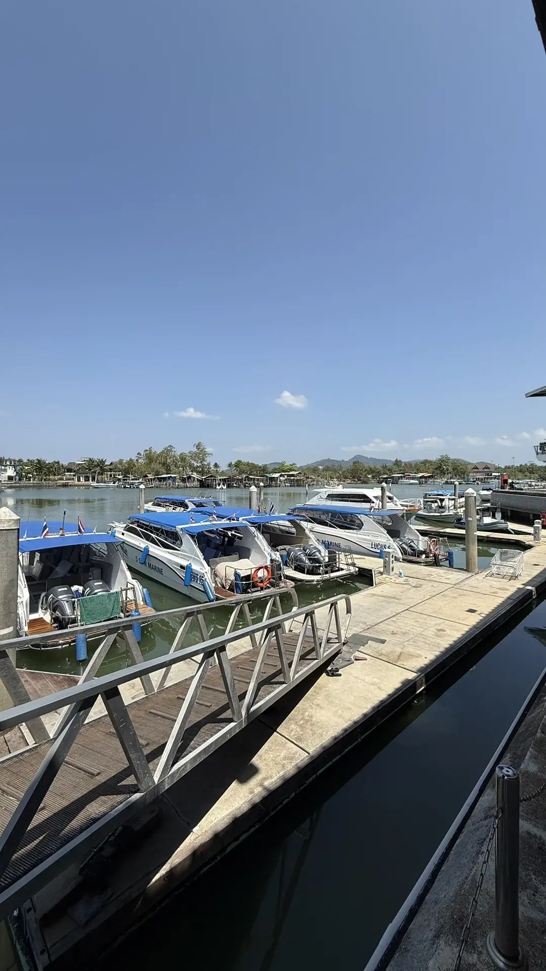Готовлю к публикации в рекламник Тай 25-26 новый отель - Айленд Эскейп (Island Escape) ...