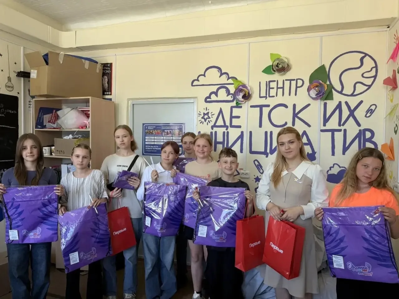 Сладкие итоги года: чаепитие, улыбки и заслуженные награды! ☕🍰🏆

Учебный год позади, а это значит,