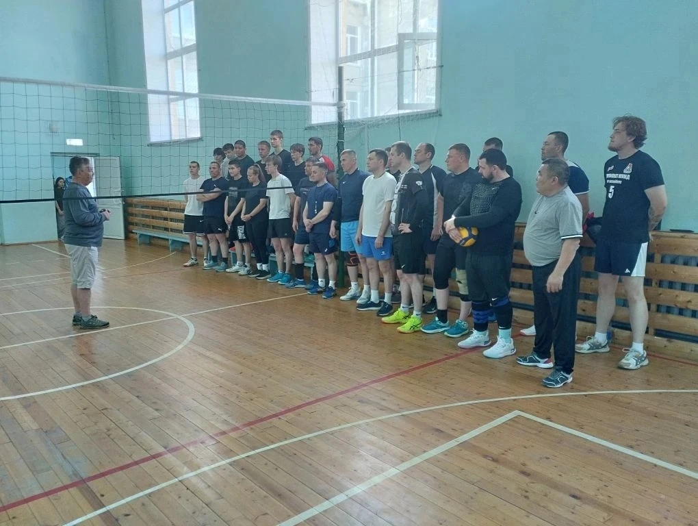 Волейболисты Новой Сидоровки отметили День Победы спортивным турниром!

В минувшую субботу, 16 мая, 