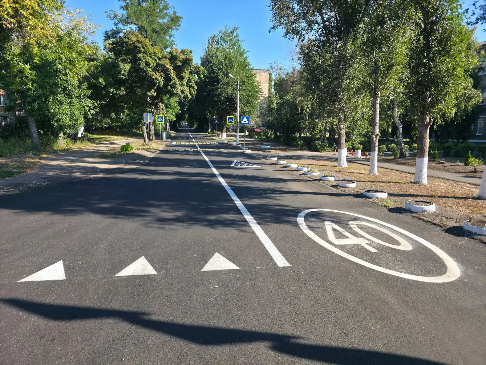 Выполнены работы по нанесению линий дорожной разметки на мкр-не Азотный