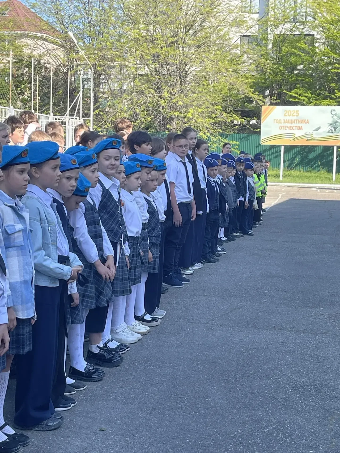 🇷🇺19 мая - День детских общественных организаций России  В школе прошла торжественная линейка, посвя