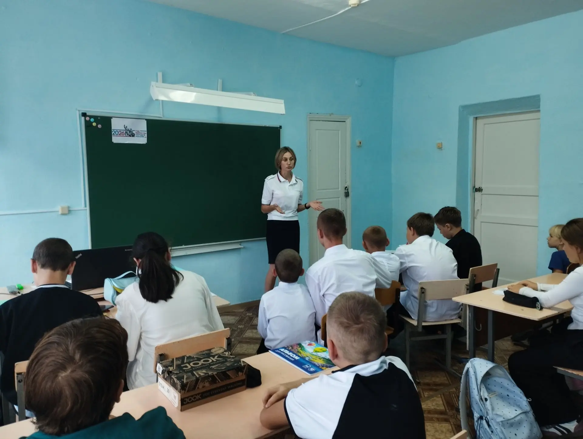 Сегодня нашу школу посетили сотрудники Мостовского ГАИ👮и провели профилактическую бесе...