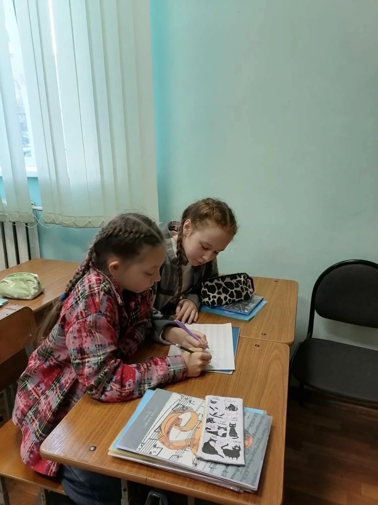 🇷🇺В преддверии Дня защитника Отечества в детской школе искусств № 12 состоялась викто...