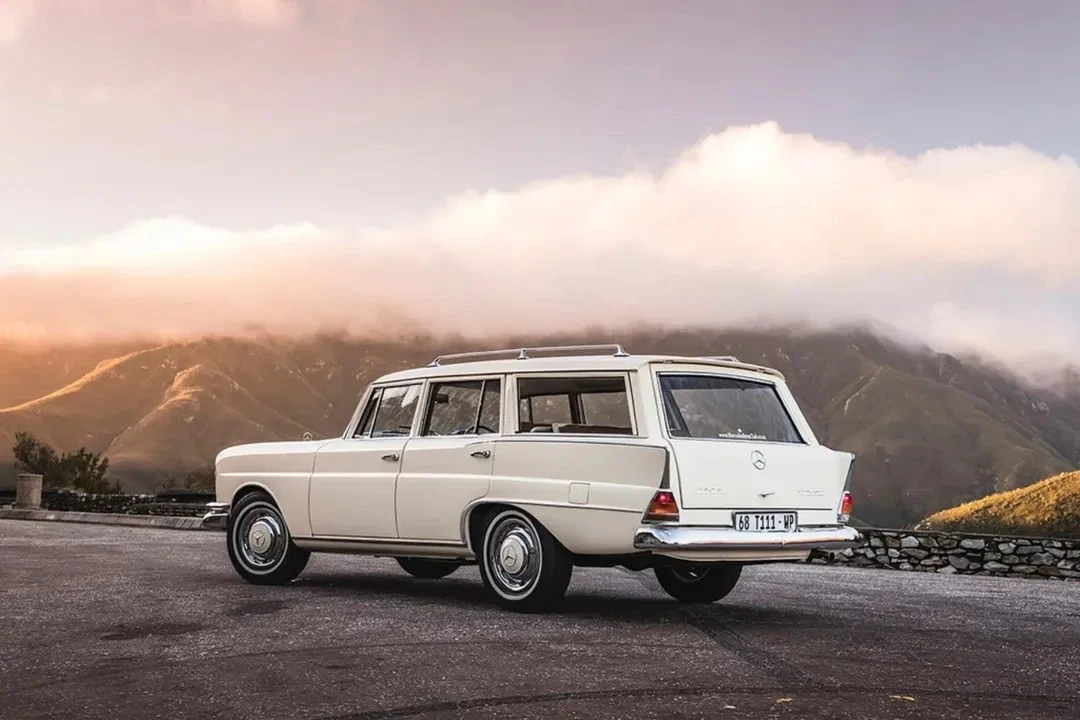 Mercedes‑Benz 230 S «Fintail Estate» сумел объединить практичность эпохи 1960‑х с вечно...