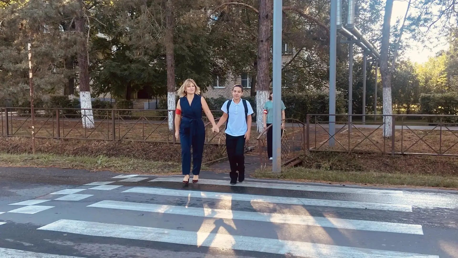 🚦 Продолжаем учиться переходить дорогу безопасно!