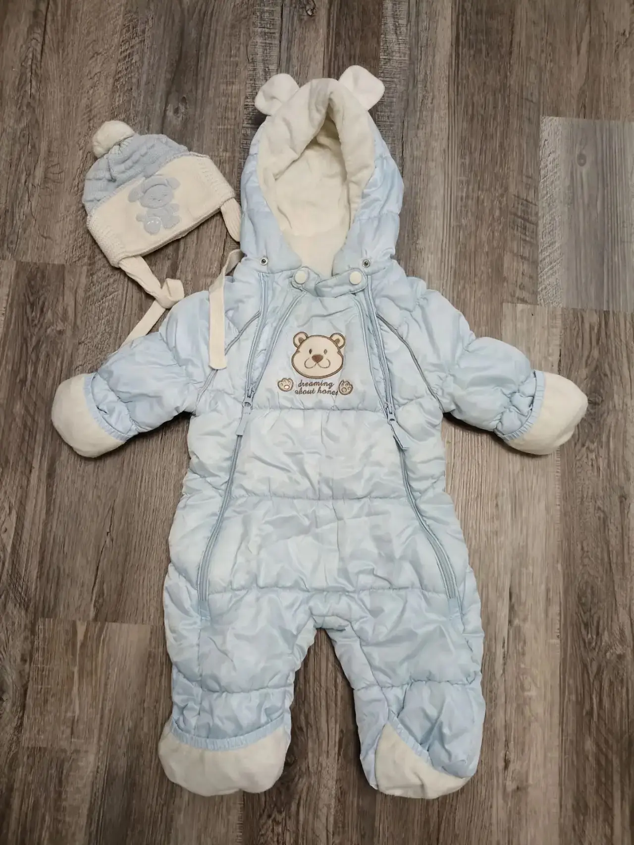 Комбенизон и шапочка. Мы носили зимой. 74 размер 6-9 месяцев. 500р. 89604972340