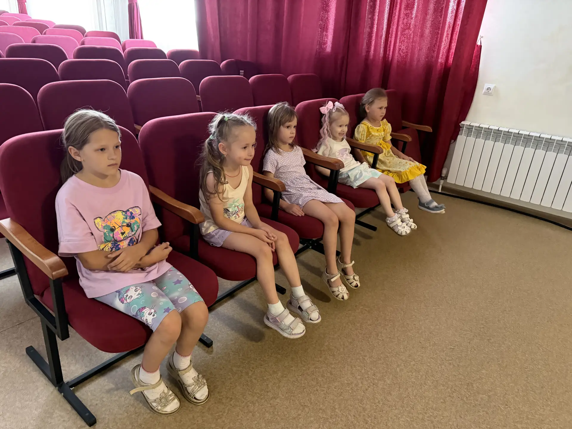 В Обуховском Доме культуры продолжается проект «КиноДвиж». Ребята окунулись в мир добро...