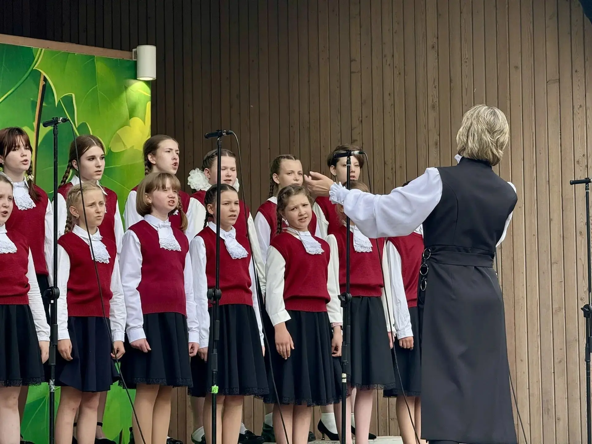🎼 Не про буквы, а про память: в ступинском парке прошёл концерт ко Дню славянской письменности  На ц