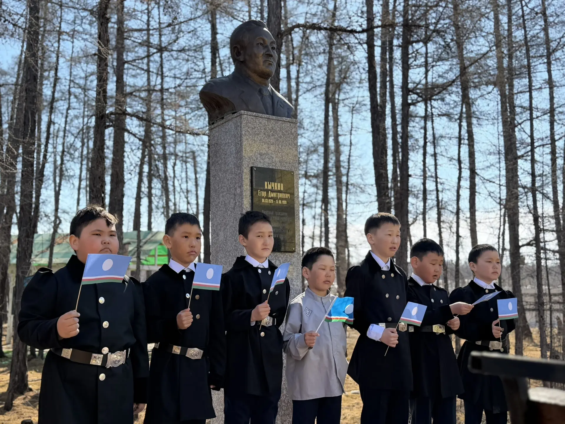 САХА ӨРӨСПҮҮБҮЛҮКЭТЭ ТӨРҮТТЭММИТ БЭЛИЭ КҮНЭ!  Муус устар 27 күнүгэр 1922 сыллаахха – Өрөспүүбүлүкэ б
