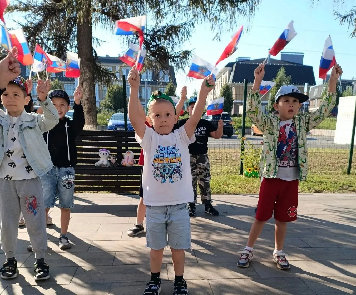 Сегодня у нас в саду прошло замечательное событие — флешмоб, посвященный Дню российског...