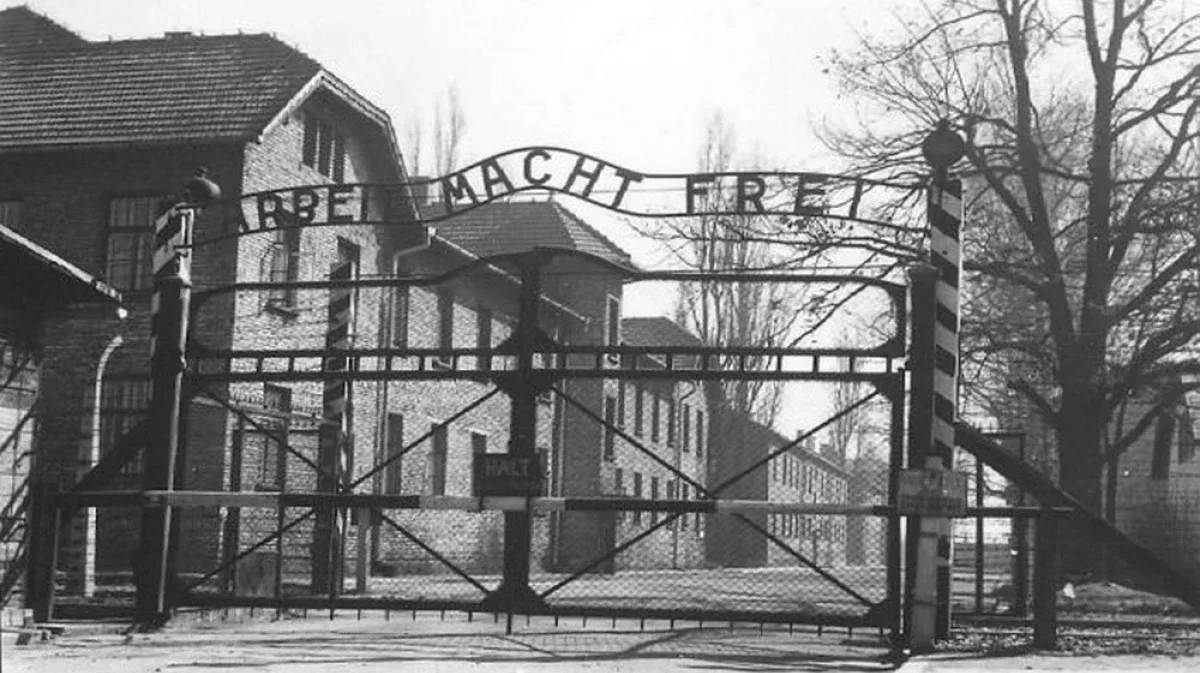🇷🇺 27 января 1945 года 107-я стрелковая дивизия 60-й армии 1-го Украинского фронта, которой командов