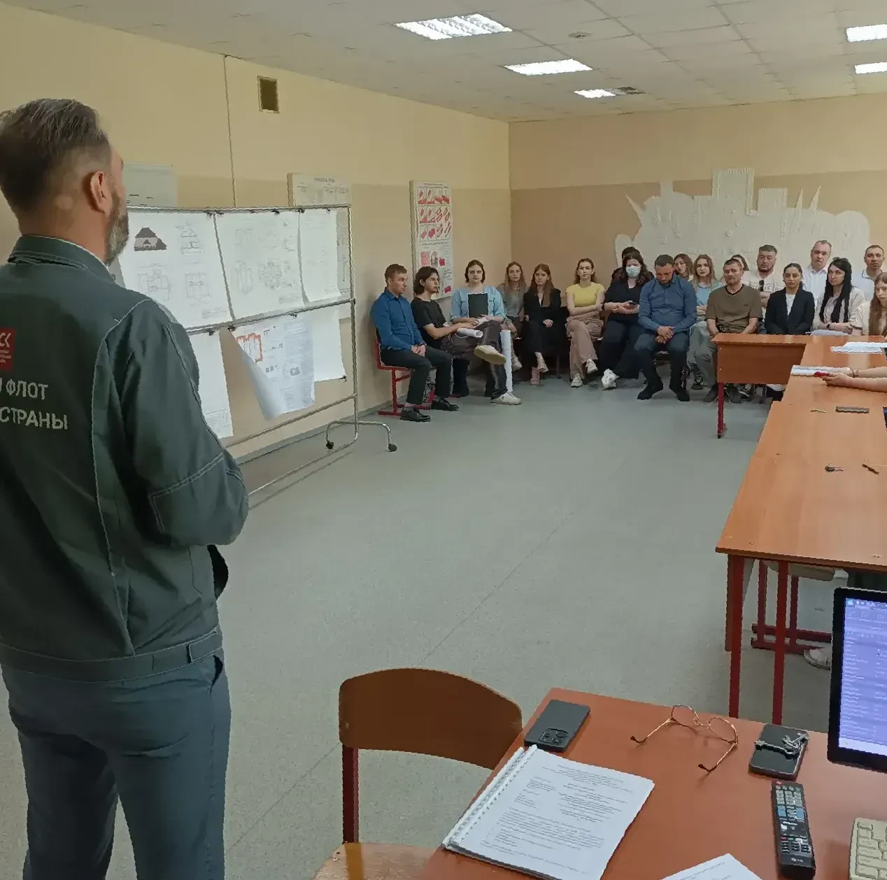 Прямой диалог с будущим работодателем
Для наших выпускников, осваивающих строительные специальности,