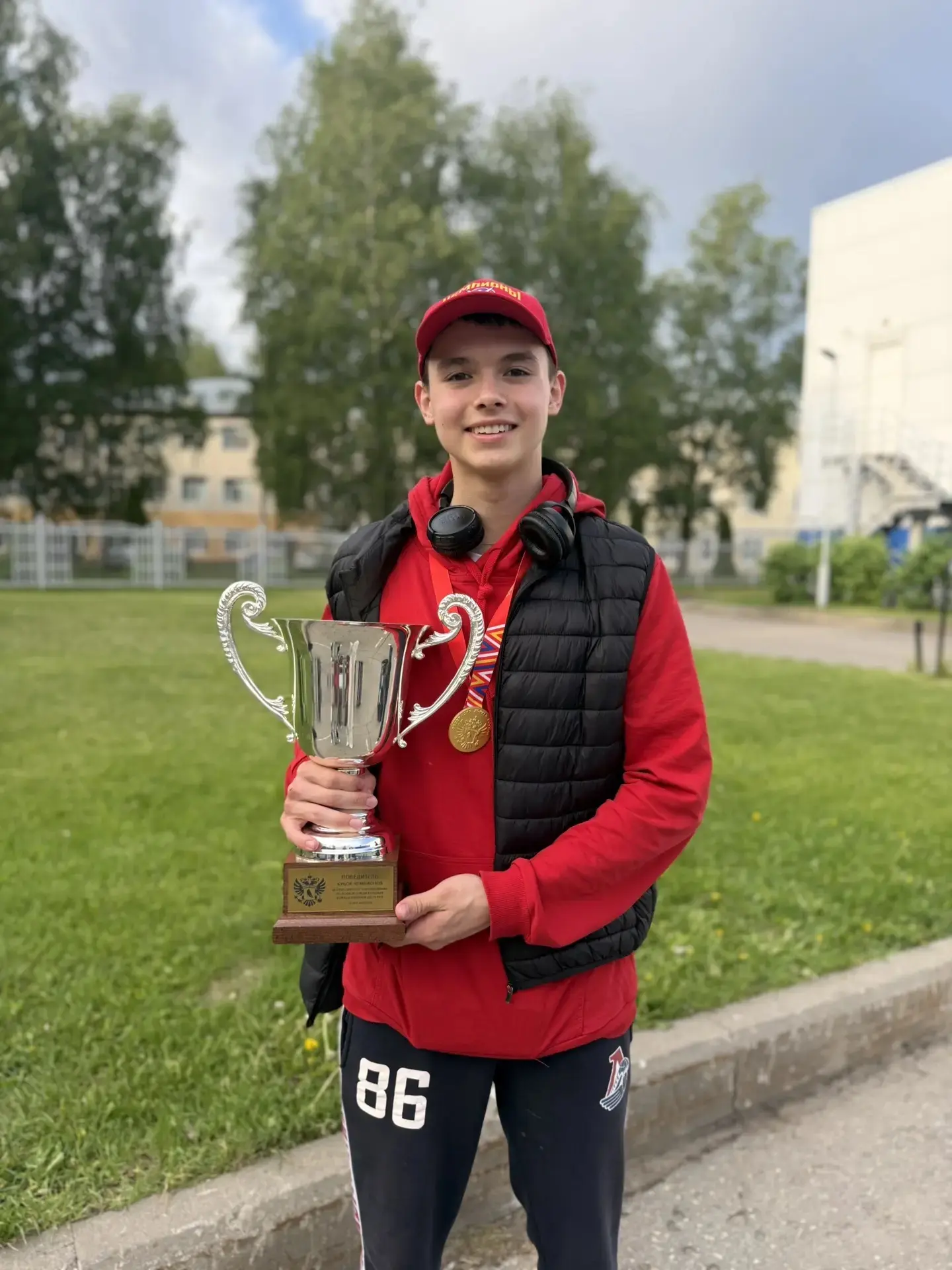🎉 Гордимся нашим чемпионом! 🎉  У нас потрясающие новости!  Симонов Кирилл, ученик 8 «Б» класса, стал