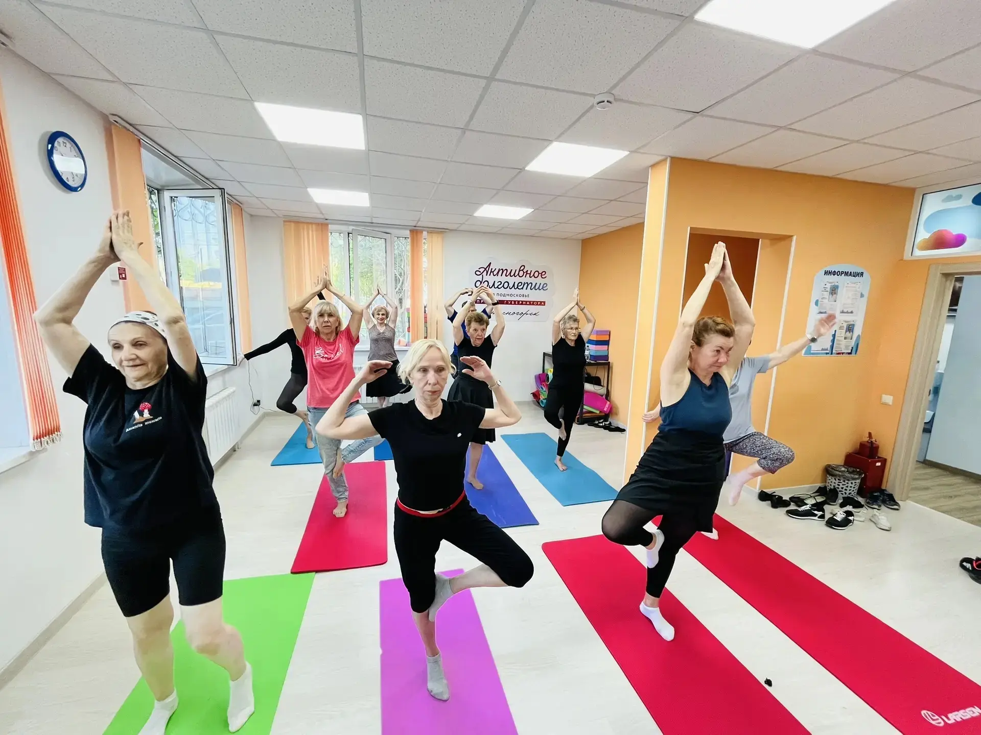 Как же здорово начинать день с гармонии! 🧘♀️🧘♂️
 Сегодня в нашем уютном центре Нахабино собрались 