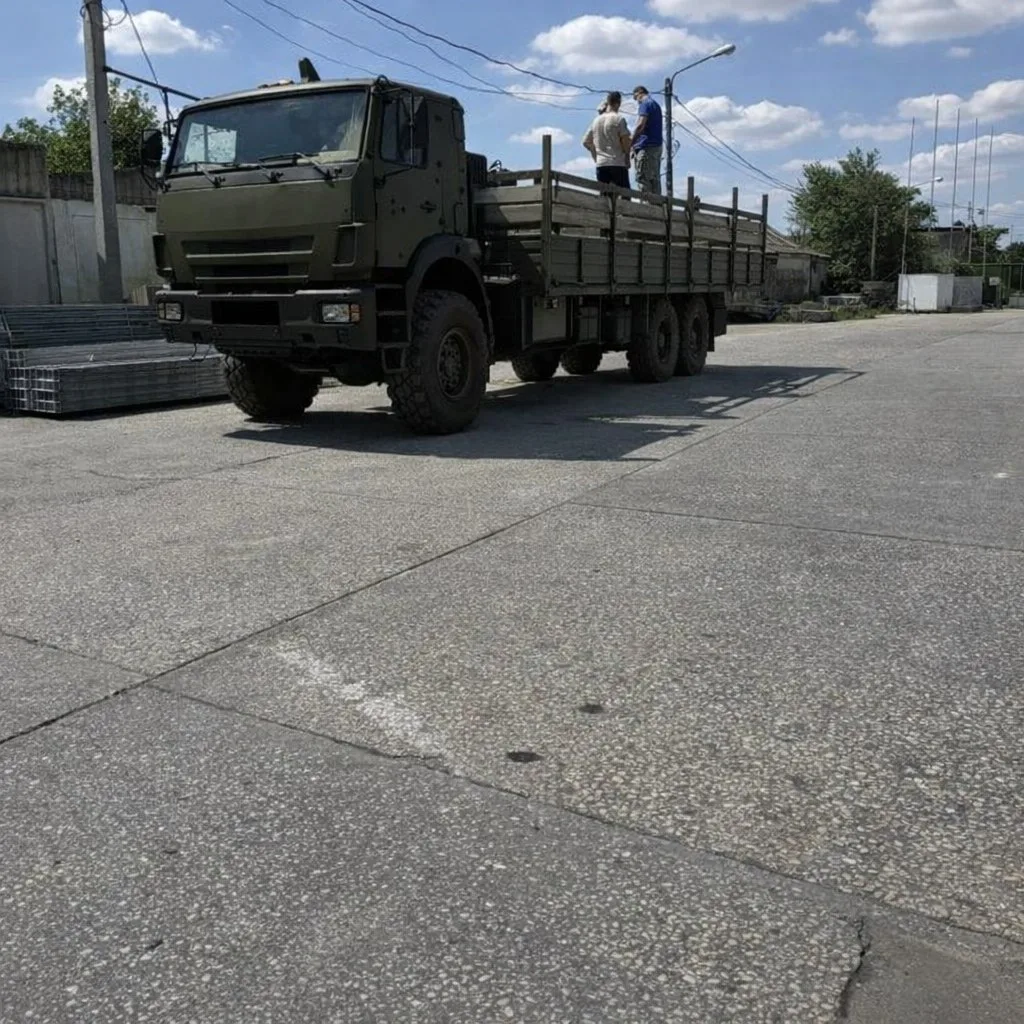 Ночные дроны, отключения света и воды, отсутствие бензина.