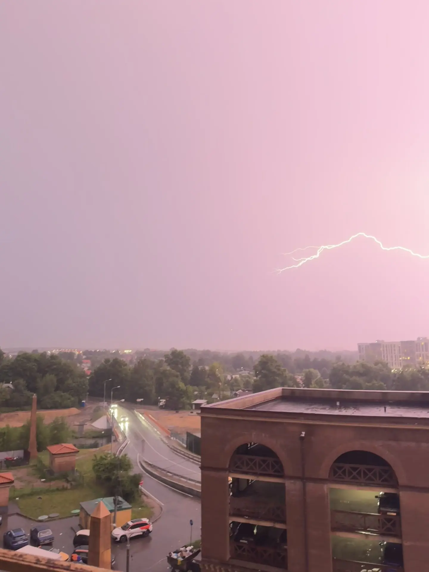 Погода в Москве сегодня… ⚡️🌩️😣