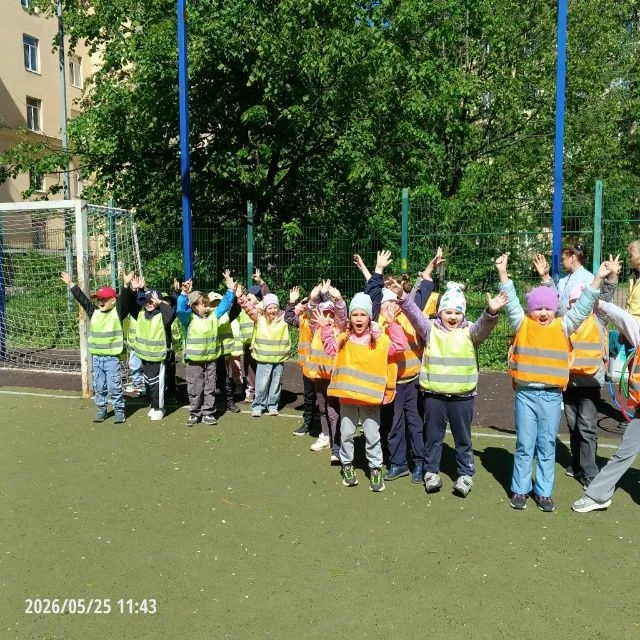 Дружба в движении: совместное физкультурное занятие «Лучиков солнца» и «Знаек». Пост уж...