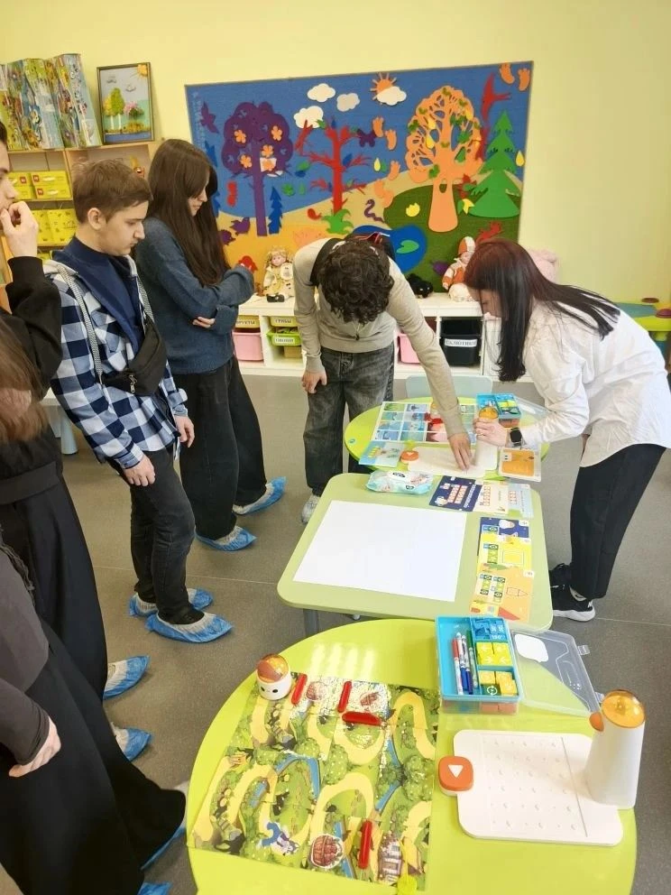 ✨В будущее — с педагогикой: 8А в СПб ГБПОУ Некрасовском колледже   14 мая учащиеся 8А класса стали у