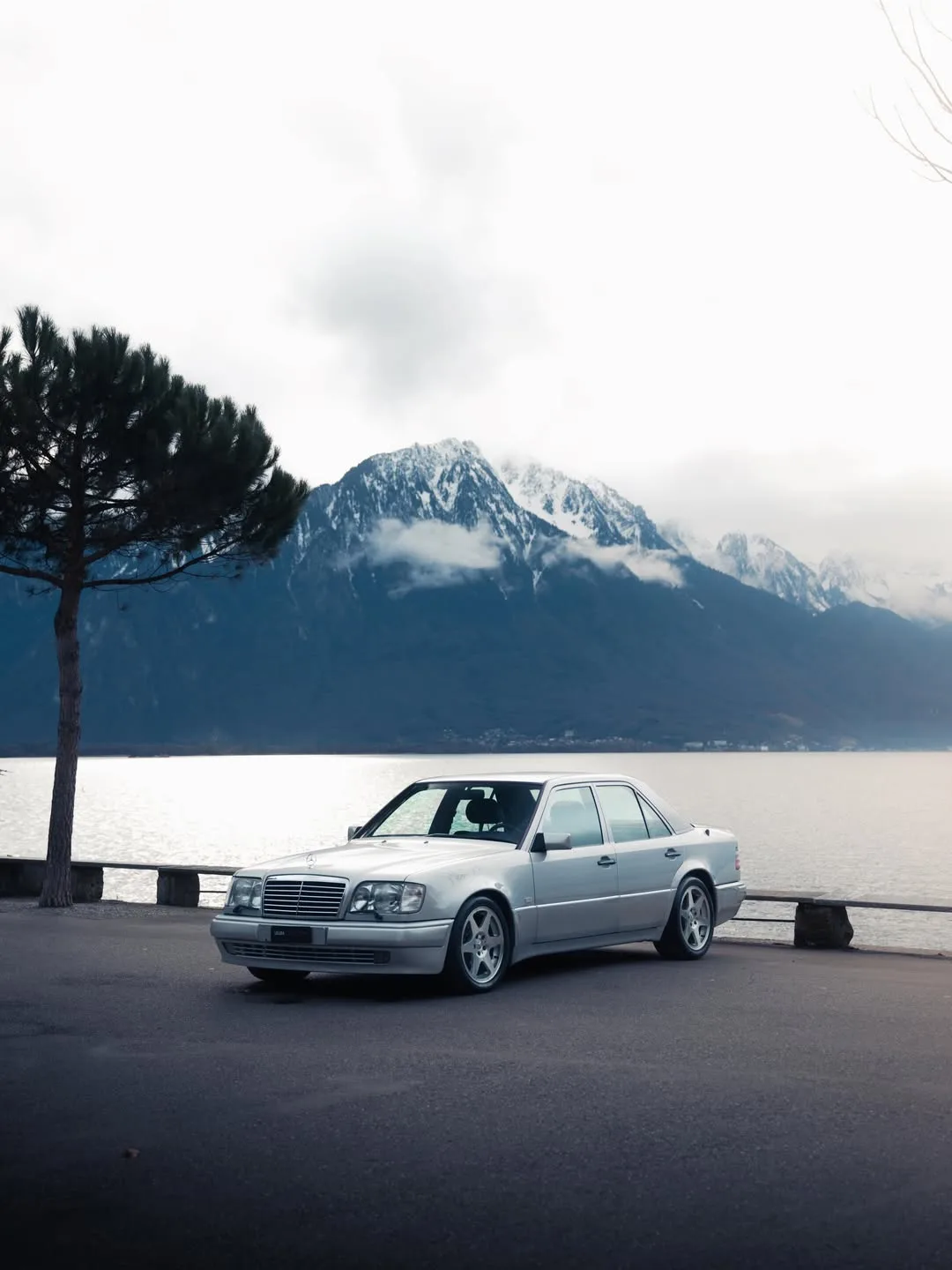 Mercedes‑Benz E 500 Limited 1995 года.