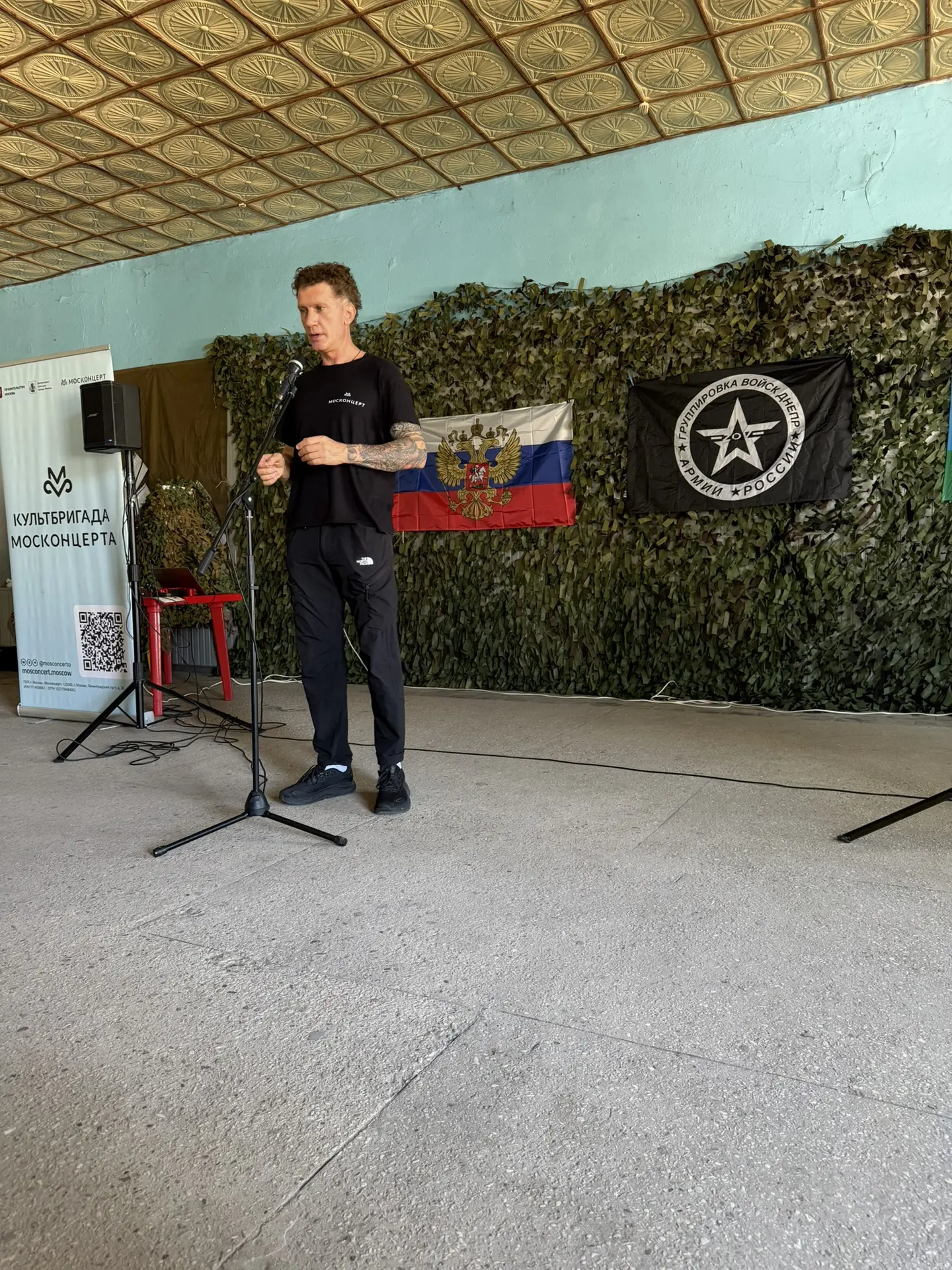 Радуемся вместе с бойцами каждой новой встрече, новому дню, любимым песням! Дышим полно...