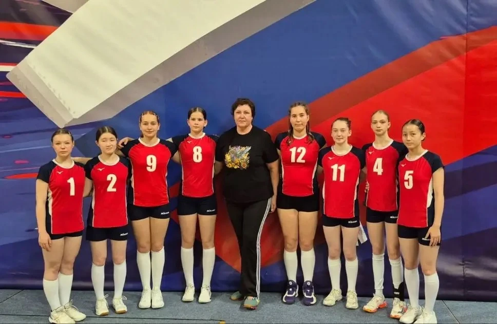 🏐 6 место на Всероссийских соревнованиях «Серебряный мяч»!

Наша команда девушек достойно представи