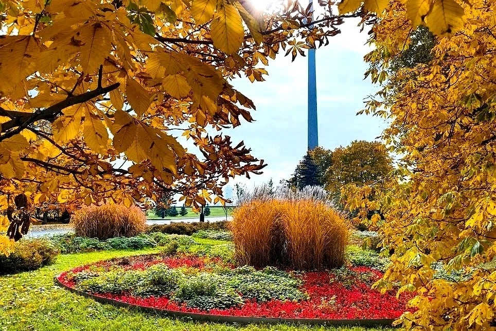Парк Победы одетый в осень 🍁