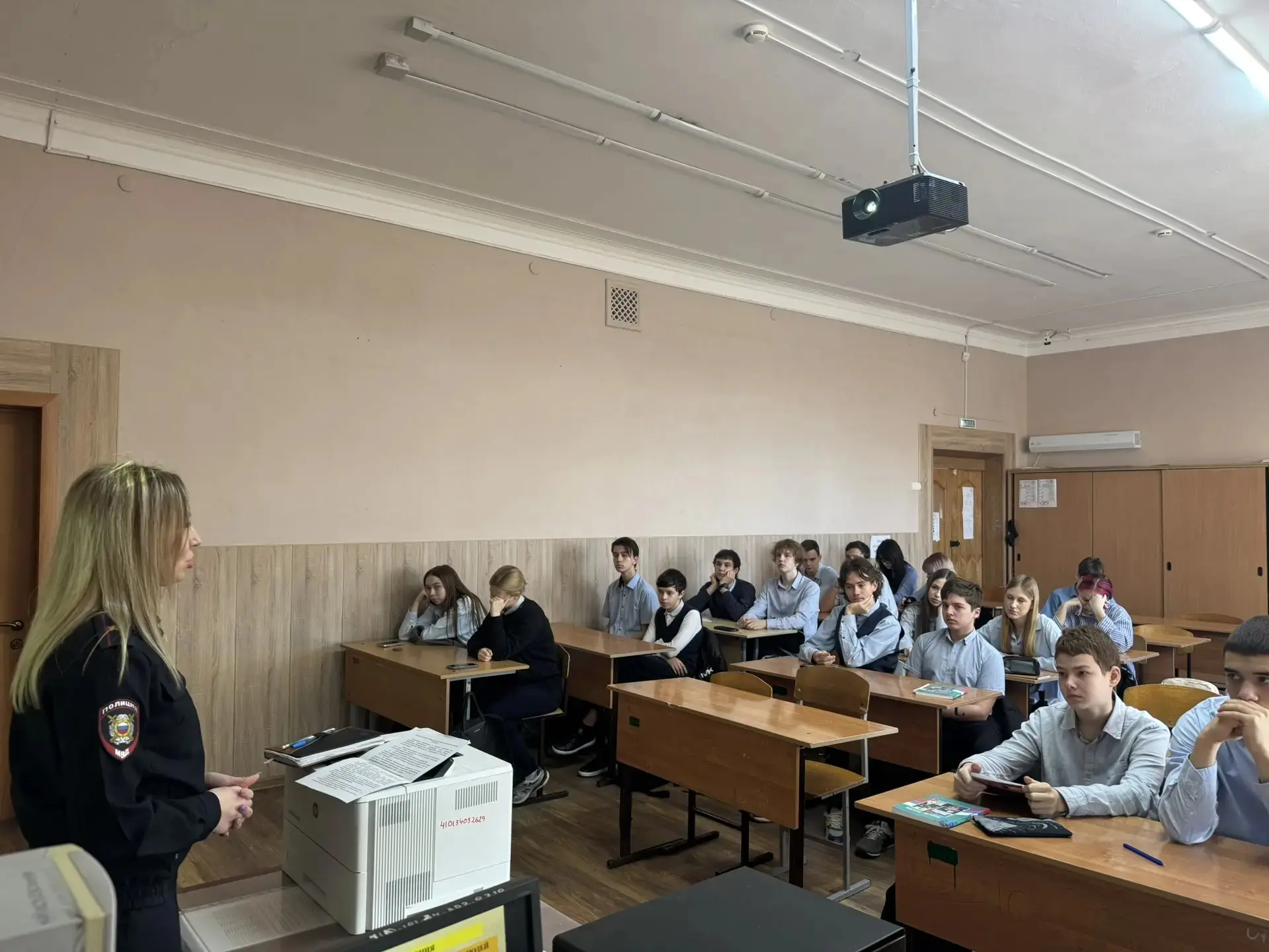 Профилактика правосознания:  в гостях у школы — стражи порядка.   В нашей школе на регулярной основе