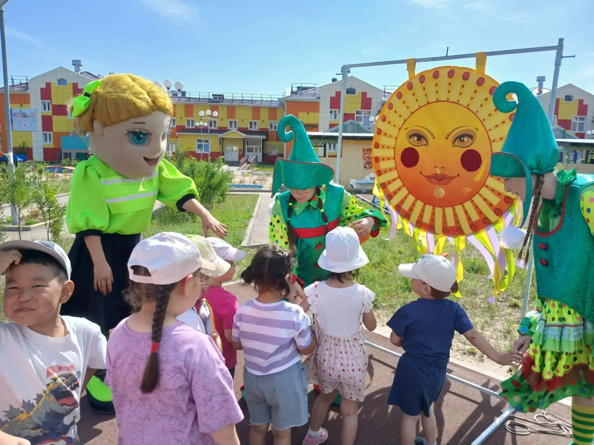 🚦 Безопасность — это важно! 

Для наших воспитанников прошло яркое познавательно-развлекательное ме