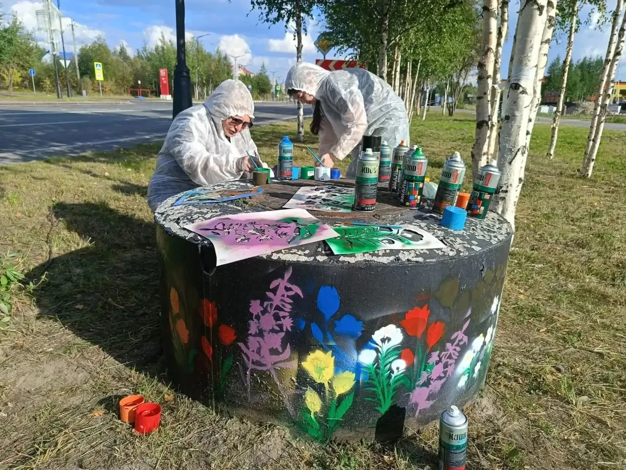 🎉 Ну вот и ещё один арт‑люк «Цветы городу»!