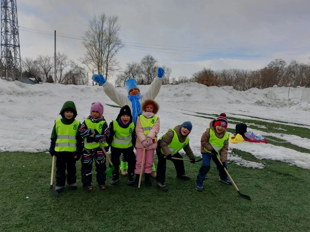 Дошкольники приняли участие в хоккейном турнире.

🏒23 марта воспитанники детского сада группы «Верн