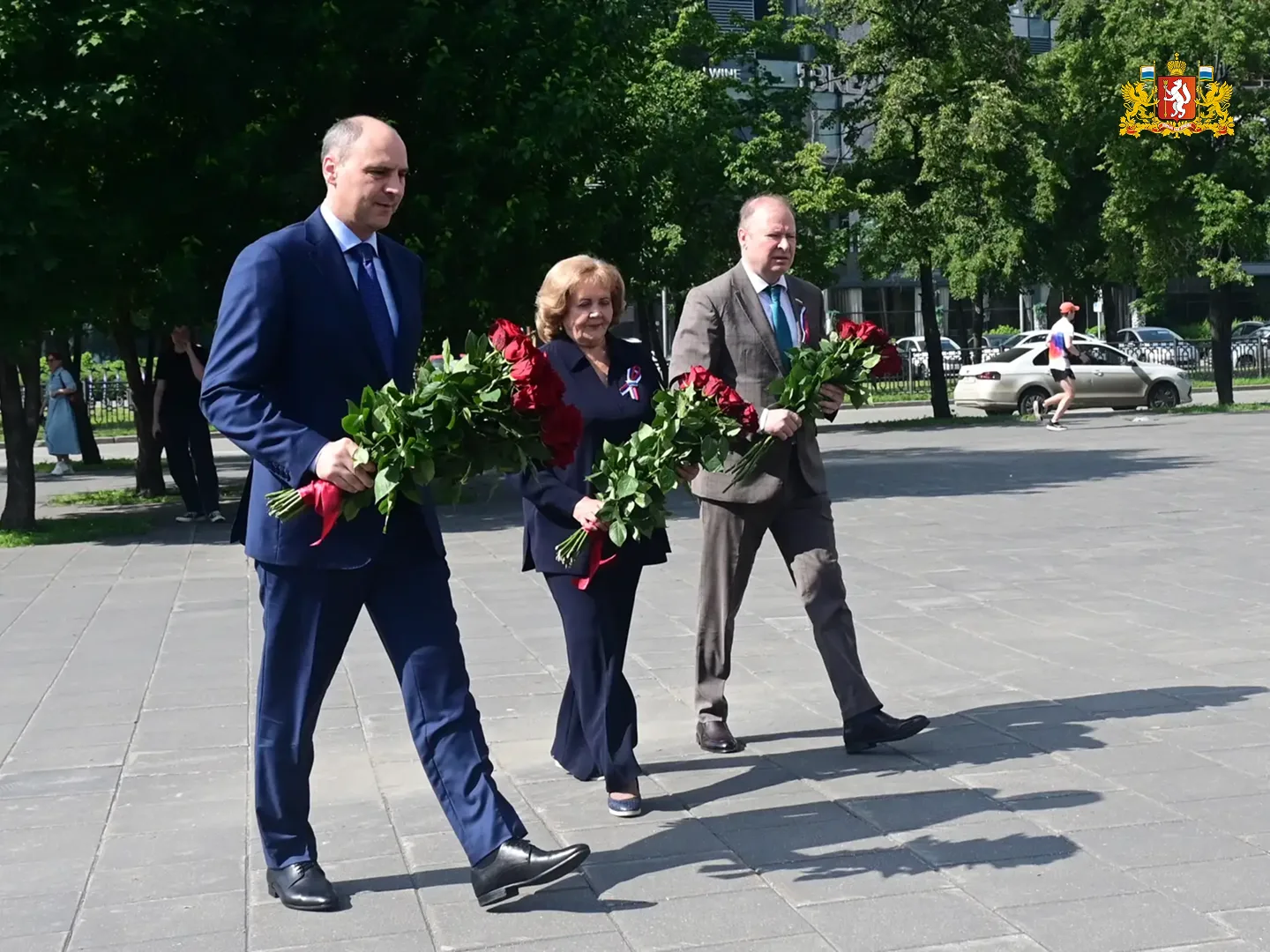 Губернатор Свердловской области Денис Паслер 12 июня возложил цветы к памятнику первому...