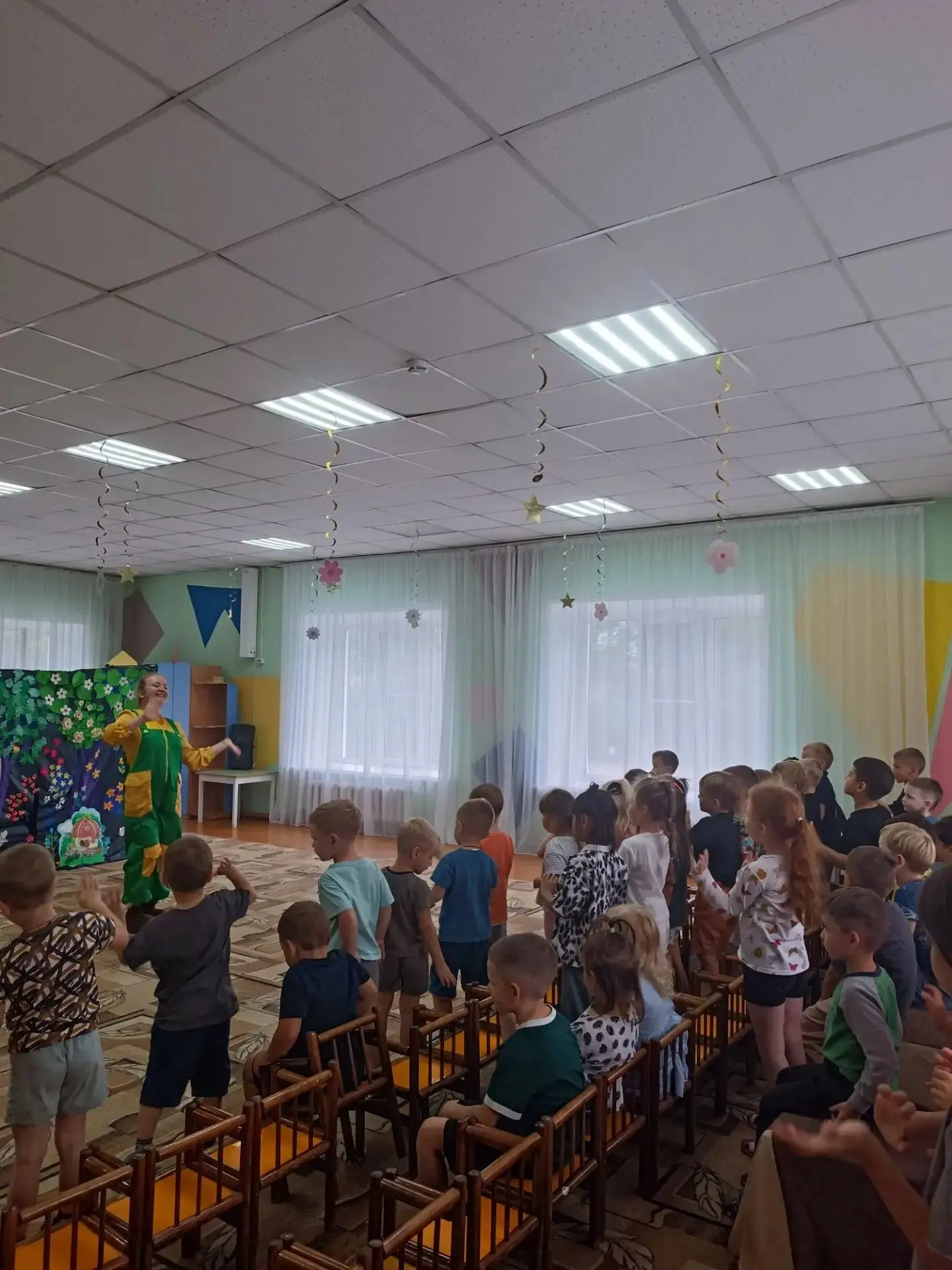Сегодня наш детский сад наполнился особенным смехом и радостью! К нам приехал настоящий...